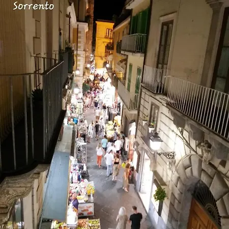 Sorrento Midtown Atmosphere アパート